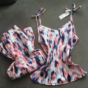 😍💋NWT A Set of PJ, super cute❤️